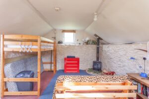 Bunkbeds and stove